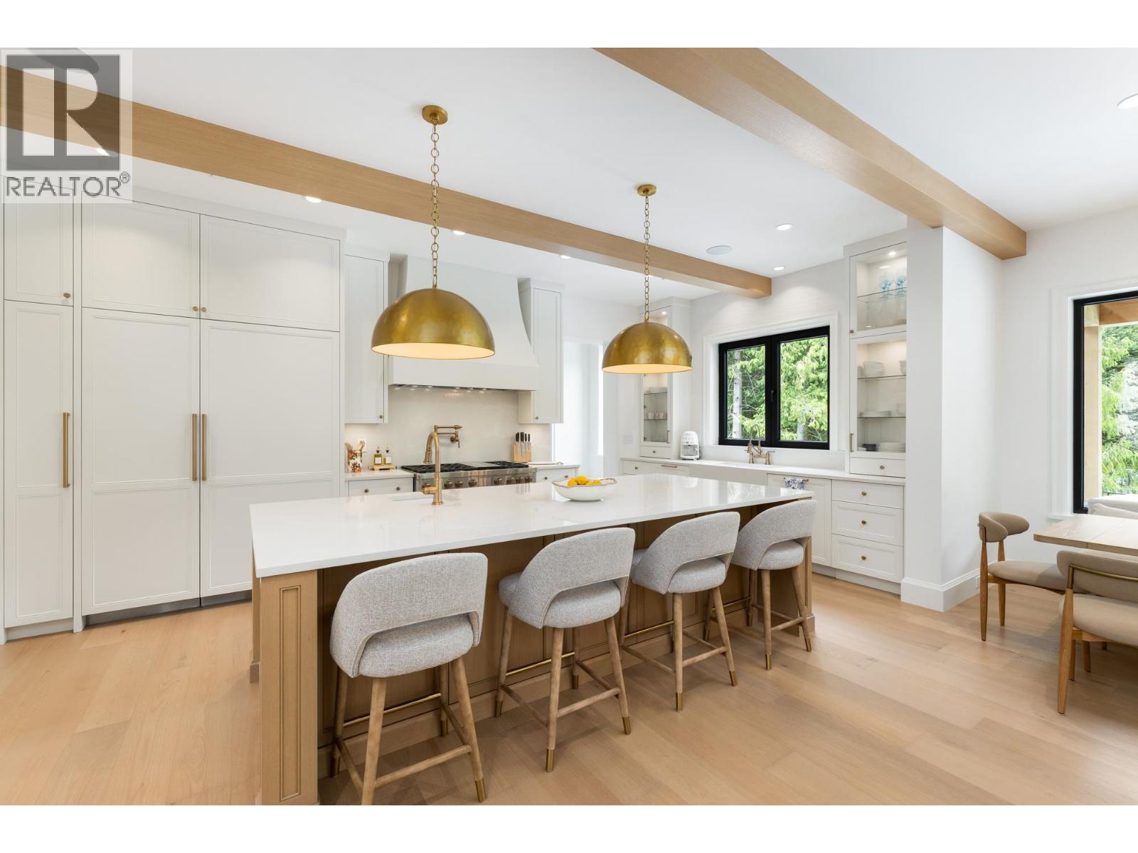 4597 WOODGREEN DRIVE, West Vancouver