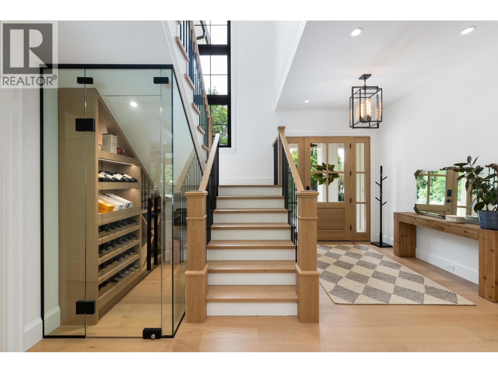 4597 WOODGREEN DRIVE, West Vancouver