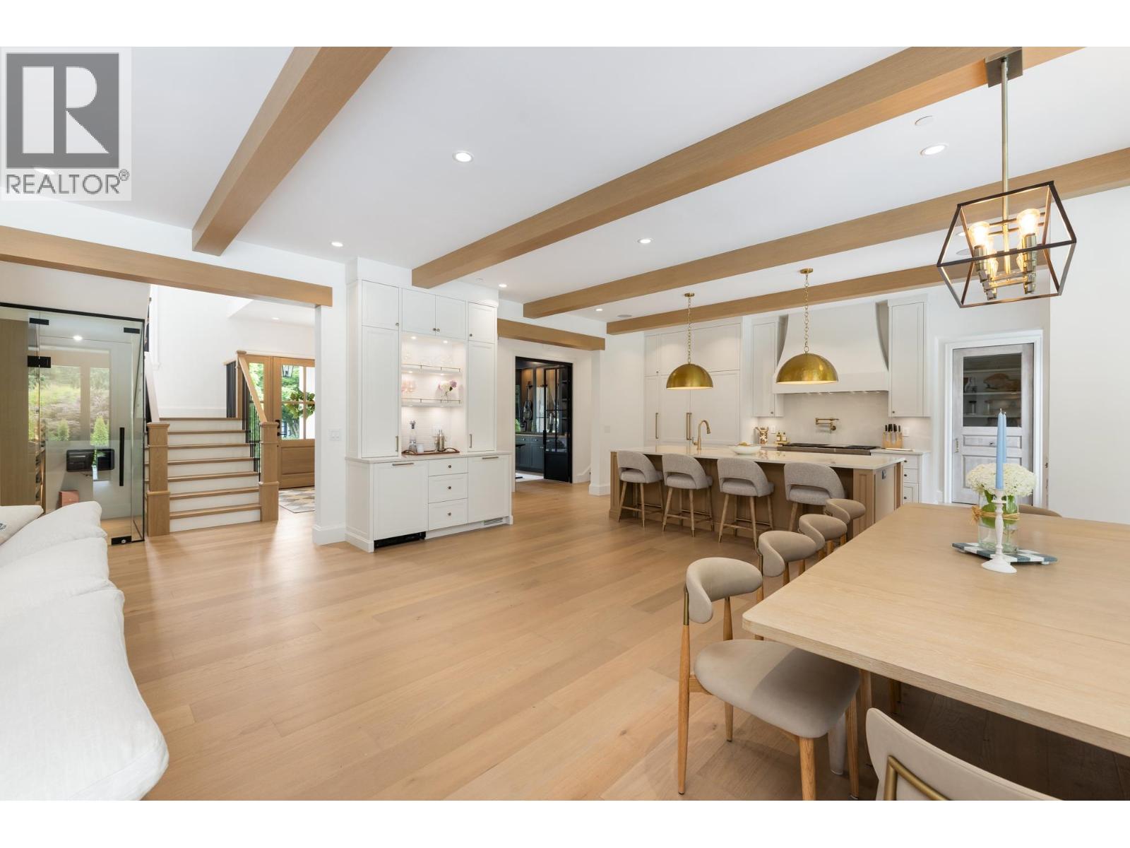 4597 WOODGREEN DRIVE, West Vancouver