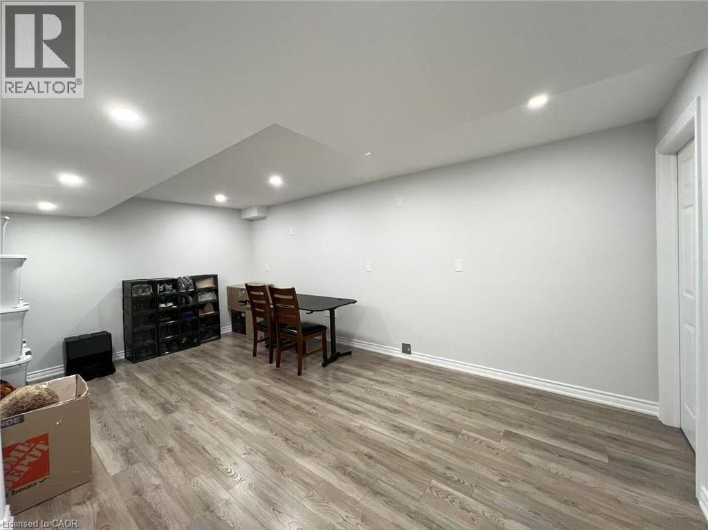 7 TANDEM Court - 33