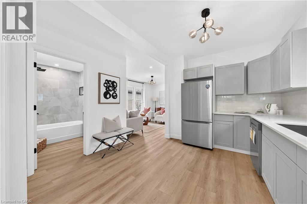 51 QUEEN Street S - Image 18