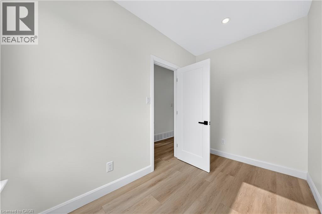 51 QUEEN Street S - Image 29