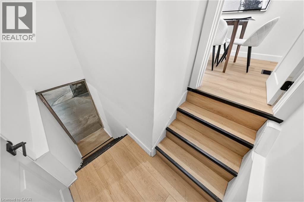 51 QUEEN Street S - Image 32