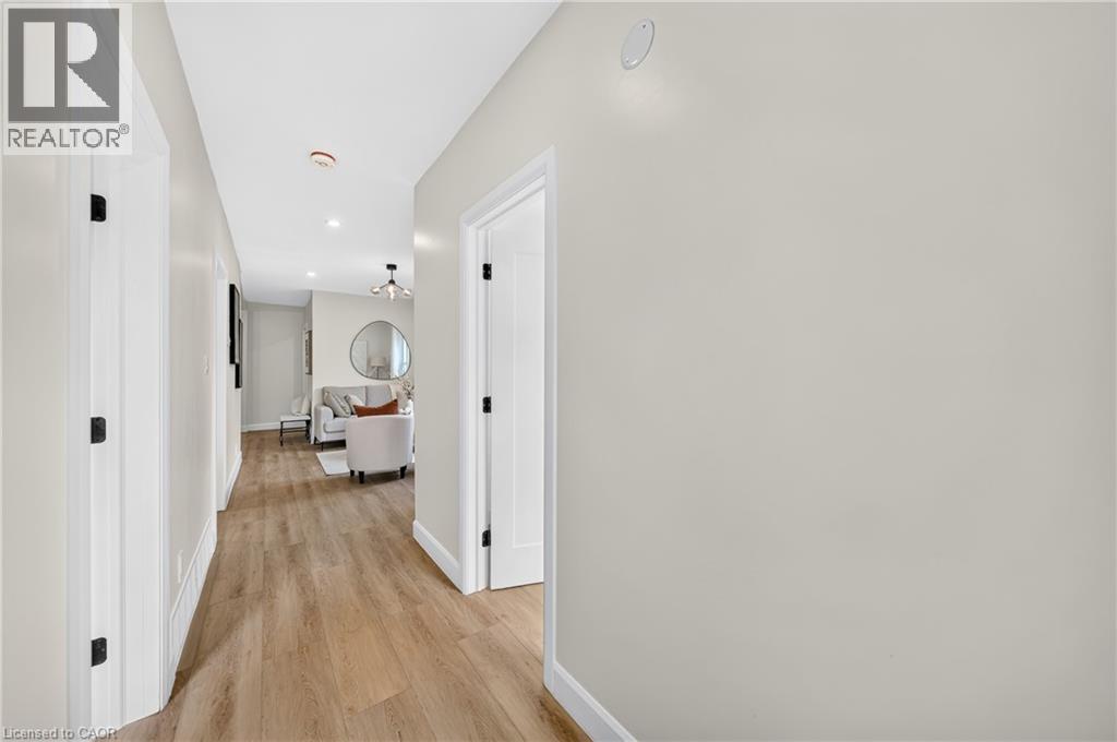 51 QUEEN Street S - 7