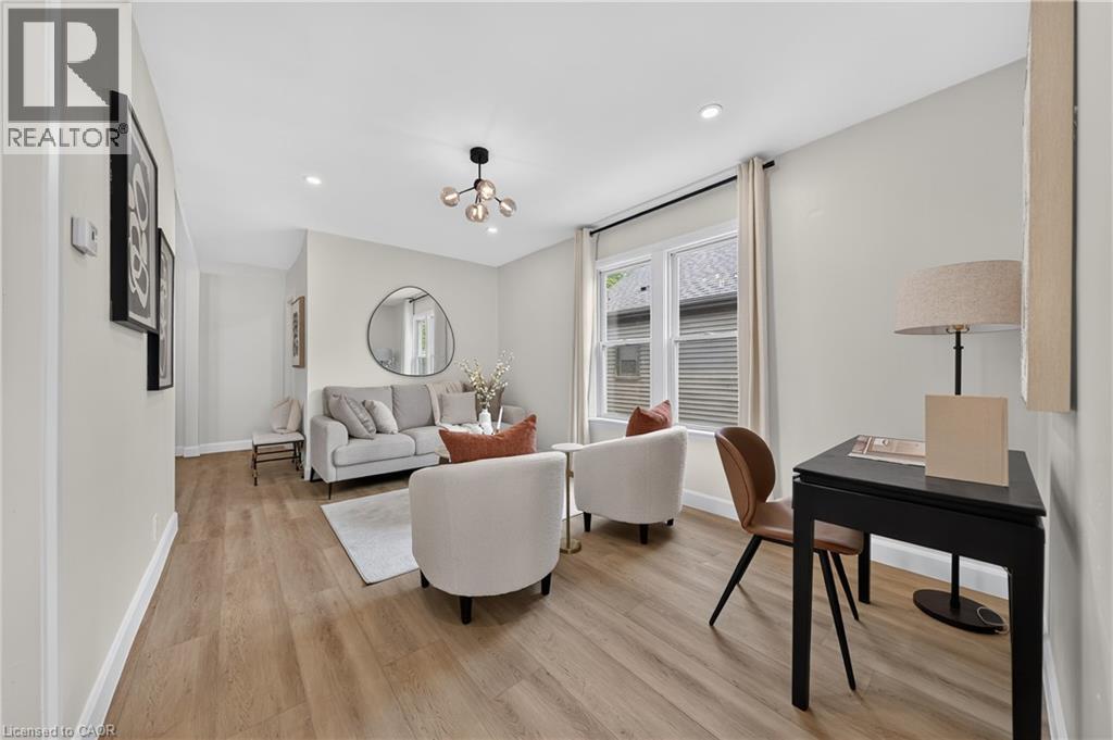 51 QUEEN Street S - 9