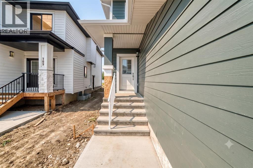 707 Mandalay Avenue - 2