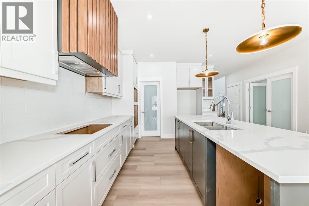 707 Mandalay Avenue - 9