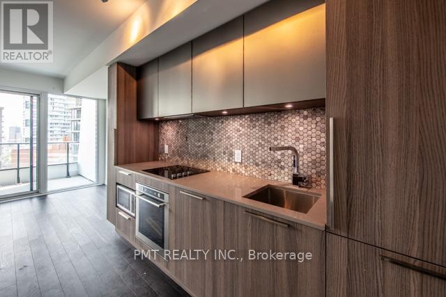 #1617 85 WOOD STREET - Image 3