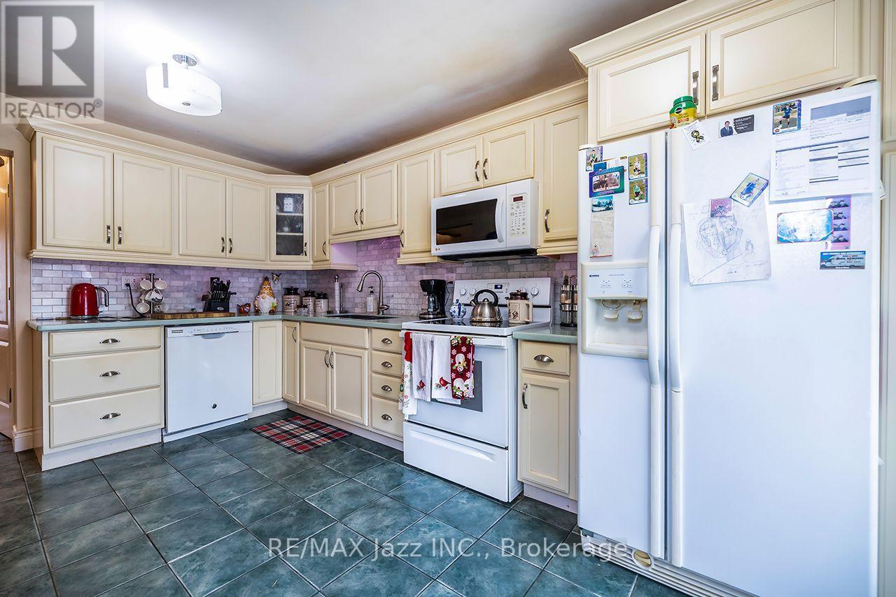 1305 SUNNYBRAE CRESCENT - Image 12