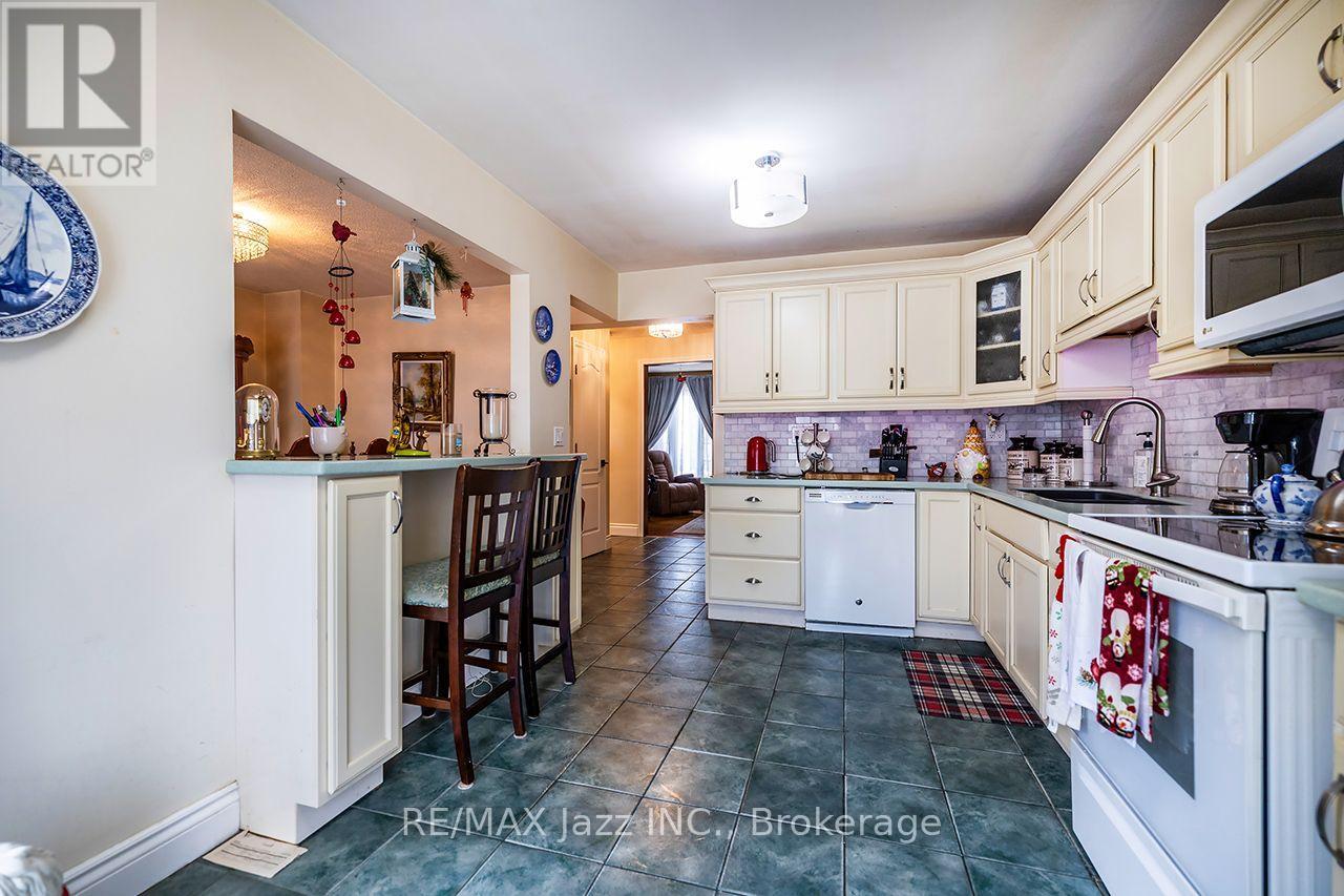 1305 SUNNYBRAE CRESCENT - Image 13