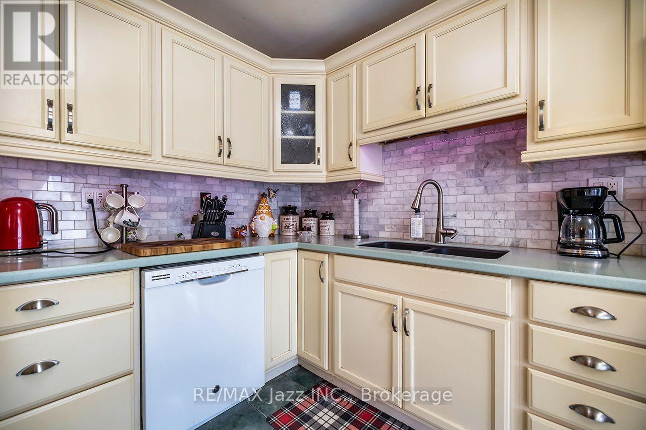 1305 SUNNYBRAE CRESCENT - Image 14