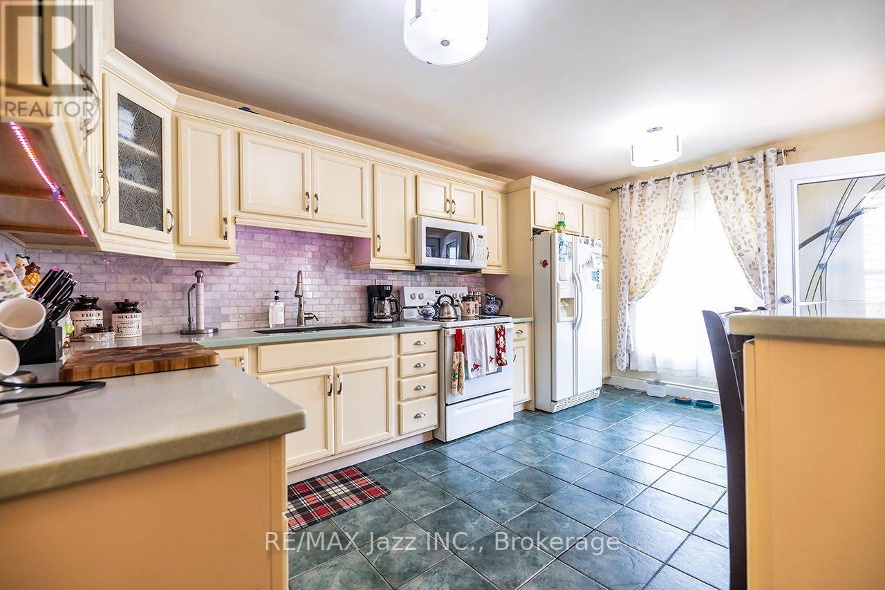1305 SUNNYBRAE CRESCENT - Image 15