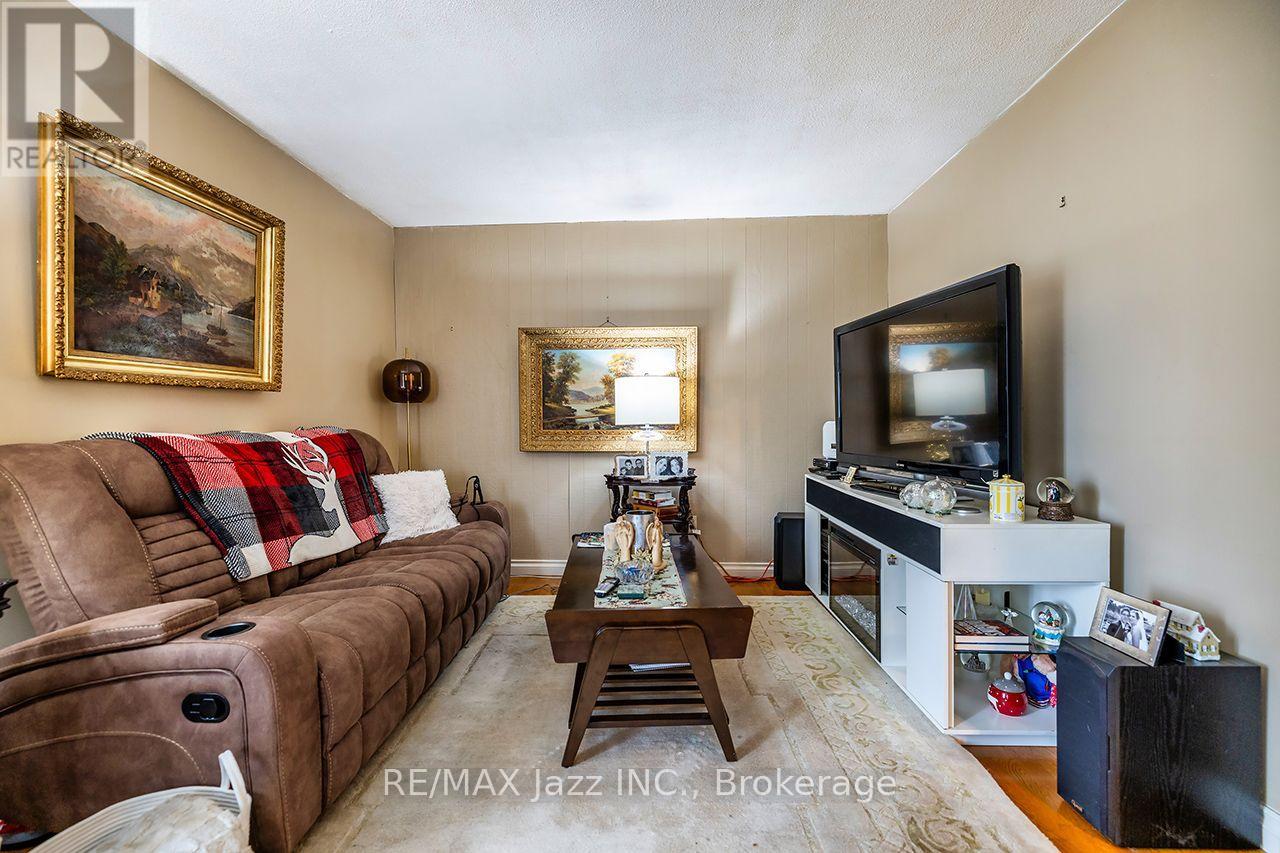 1305 SUNNYBRAE CRESCENT - Image 9