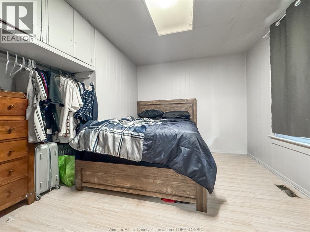 1037 HOWARD AVENUE - 6