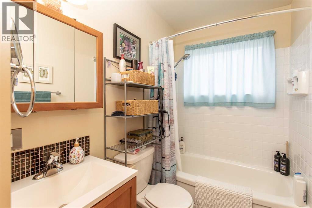 5423 47 Avenue, Lacombe