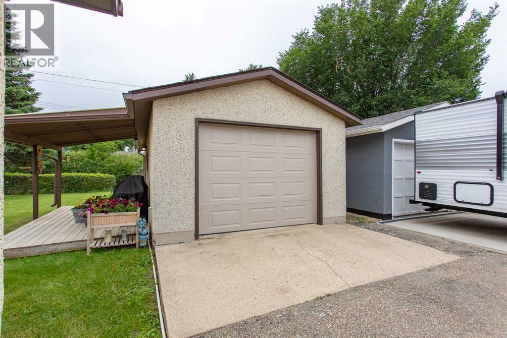 5423 47 Avenue, Lacombe