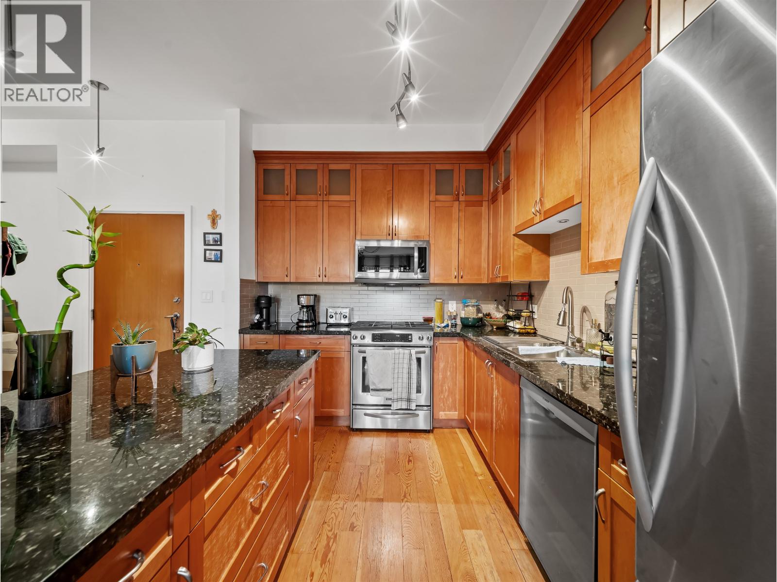308 250 SALTER STREET, New Westminster — photo 9