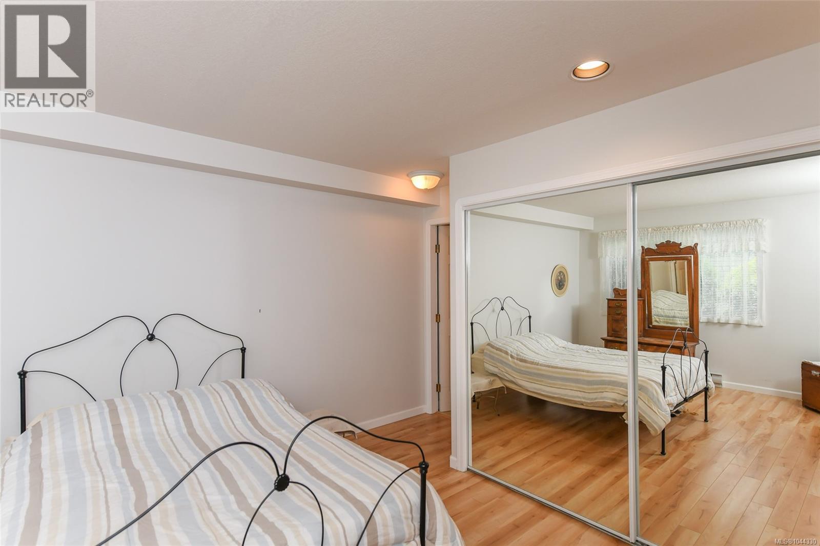 #104 2970 Cliffe Ave - 25