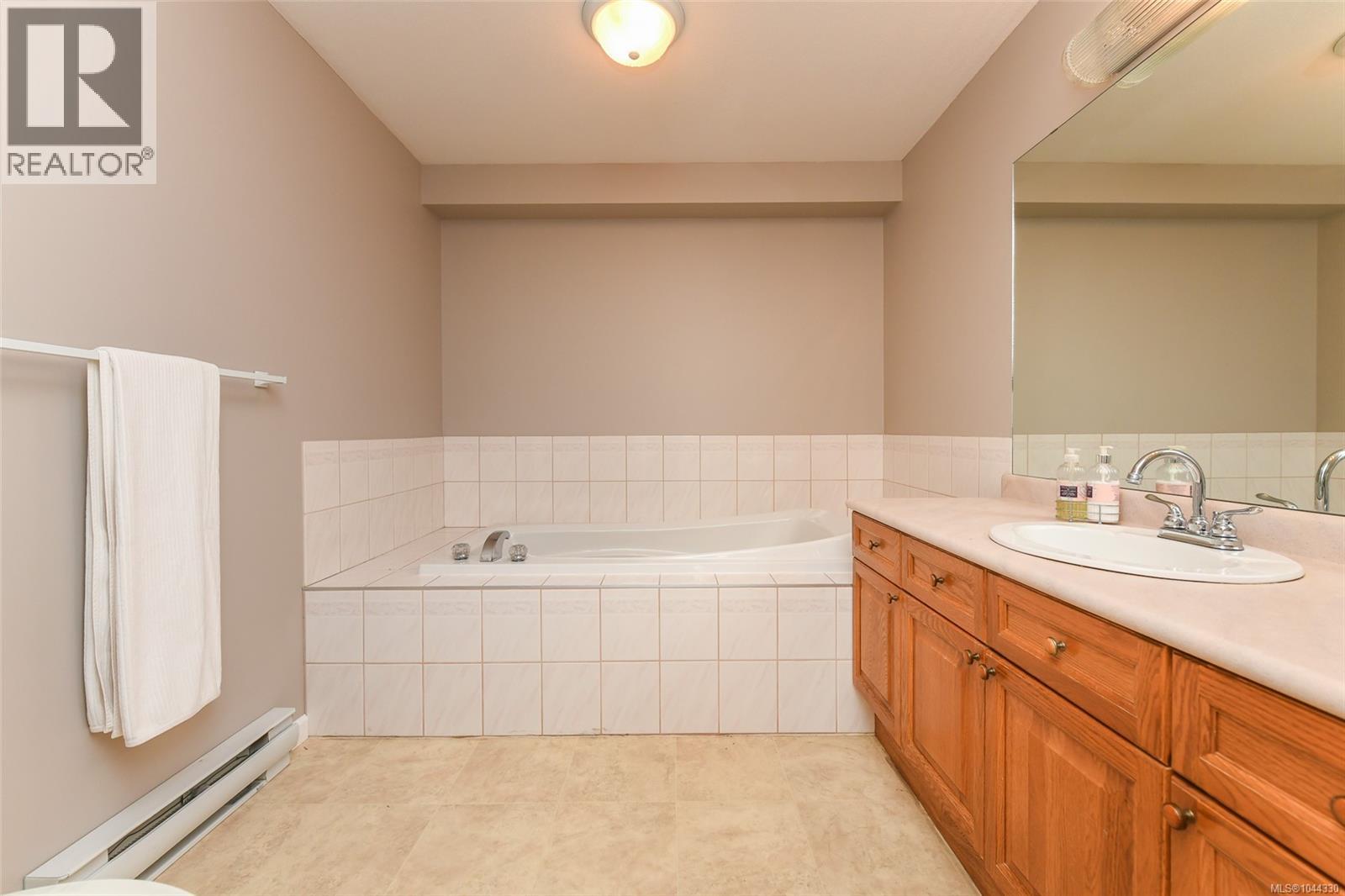 #104 2970 Cliffe Ave - 27