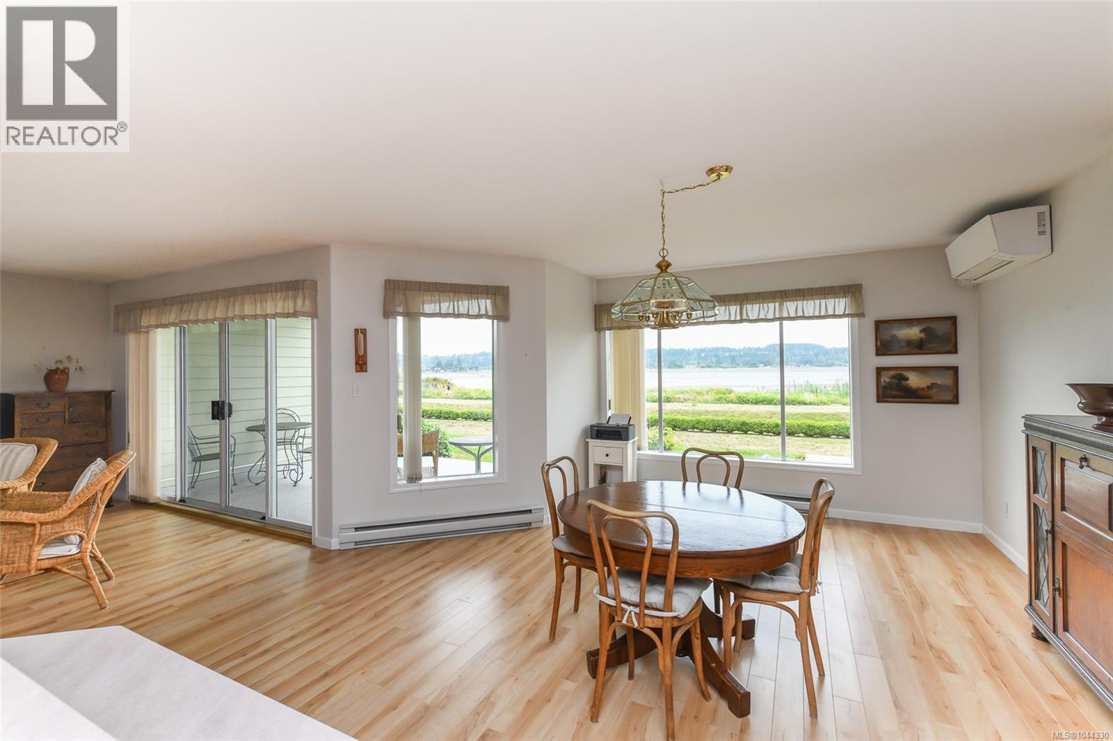 #104 2970 Cliffe Ave - 10