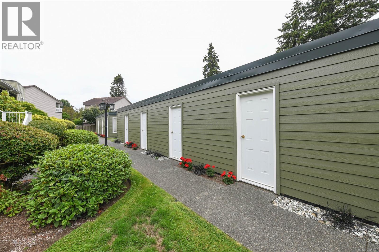 #104 2970 Cliffe Ave - 33