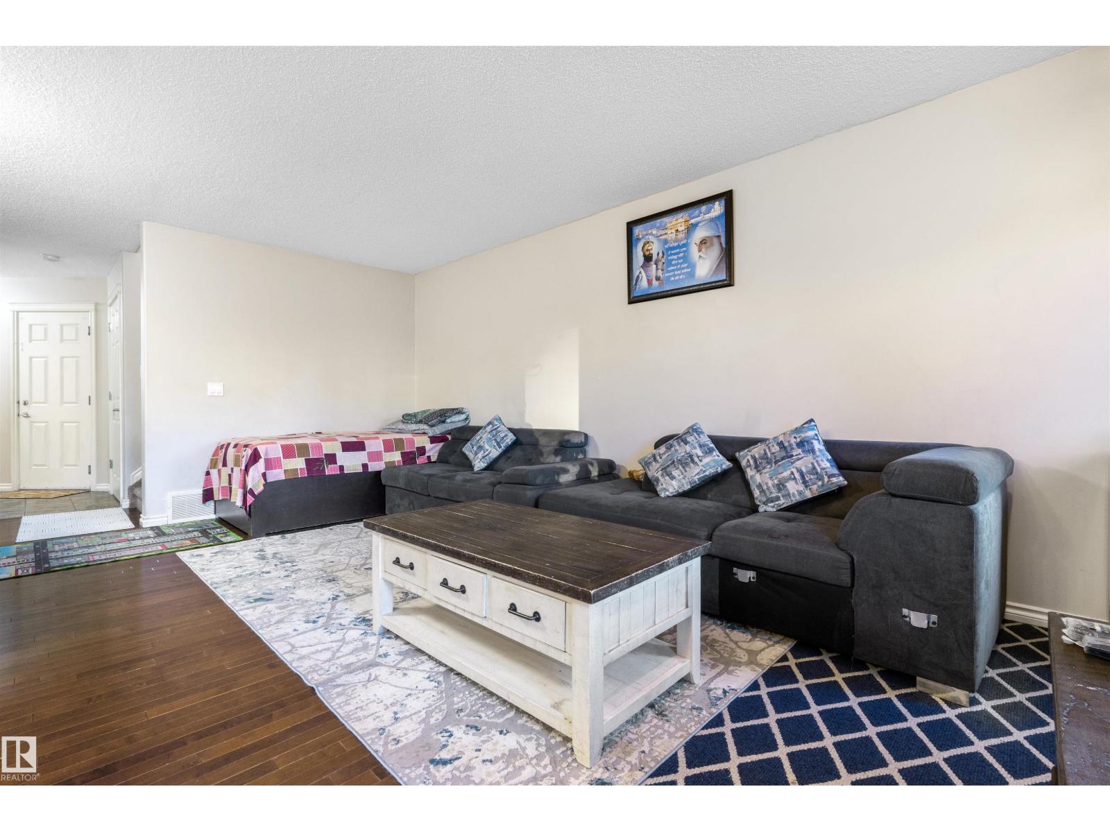 2627 29 ST NW - 10