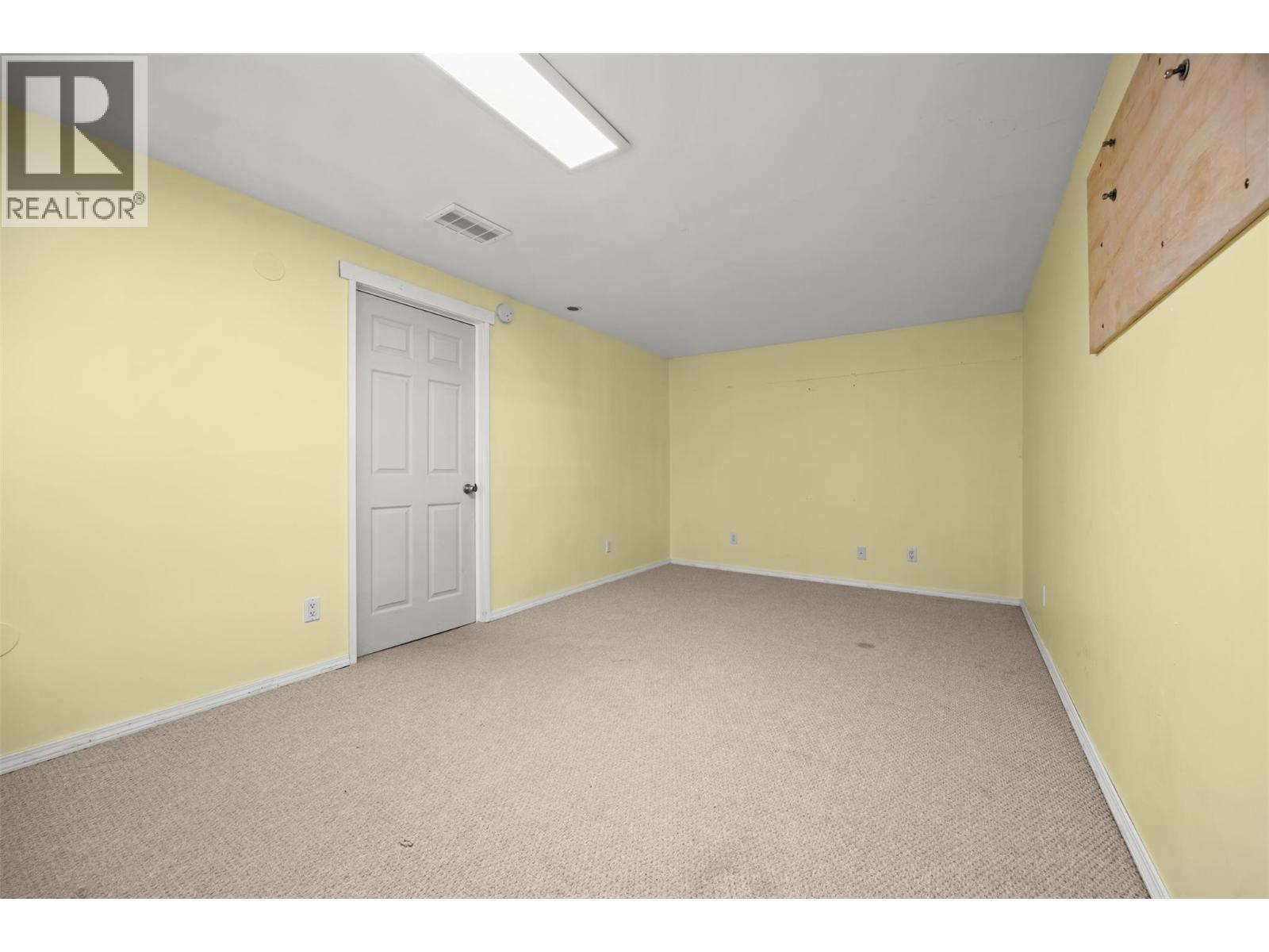 3492 McTaggart Road - 26