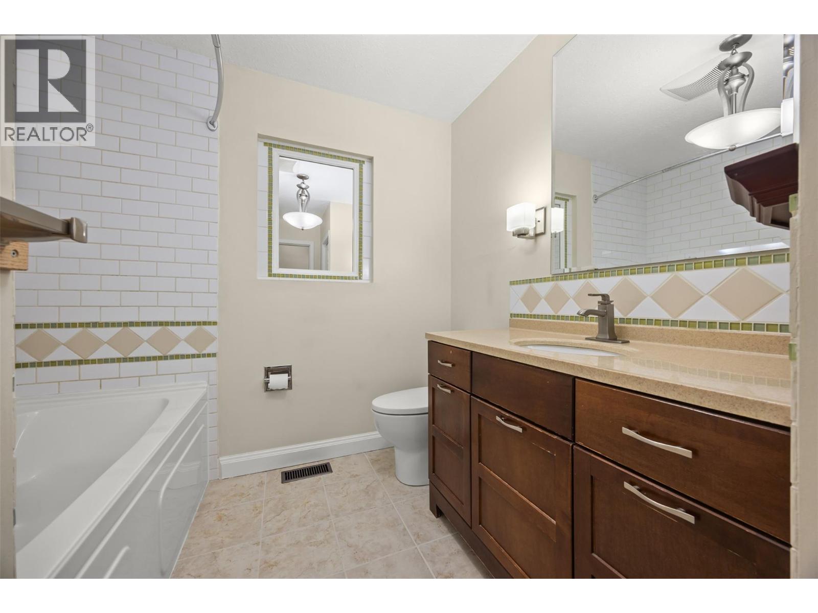 3492 McTaggart Road - Image 17