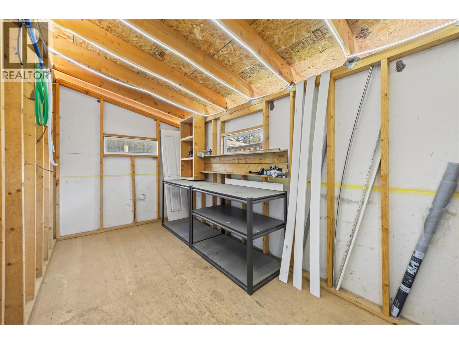 3492 McTaggart Road - Image 35