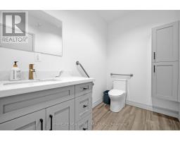 35 Royal Group Crescent, Vaughan, ON L4H1X9 Photo 10