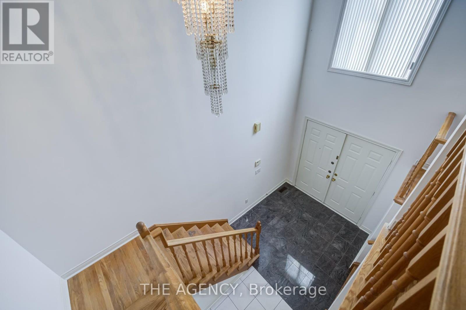 68 TOWNSGATE DRIVE - 11