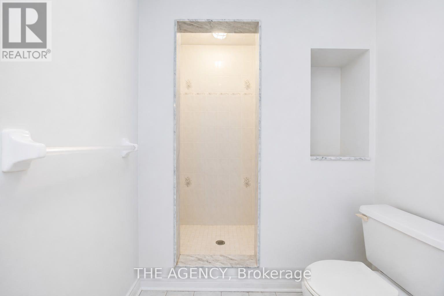 68 TOWNSGATE DRIVE - 18