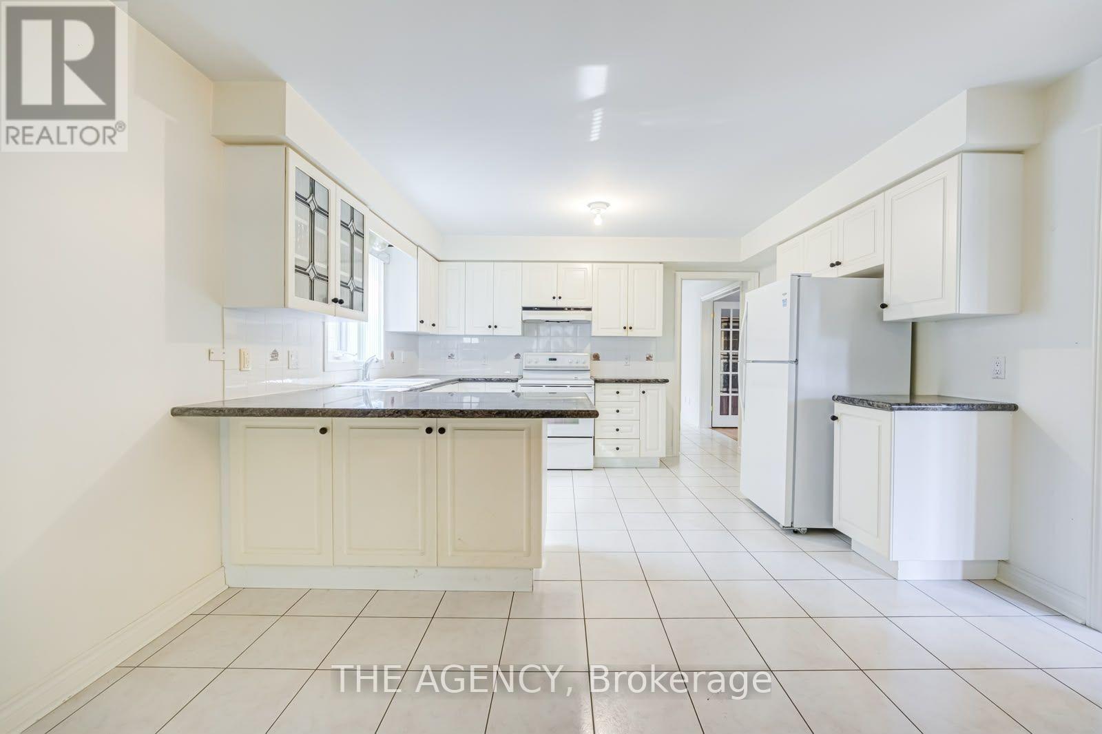 68 TOWNSGATE DRIVE - 8