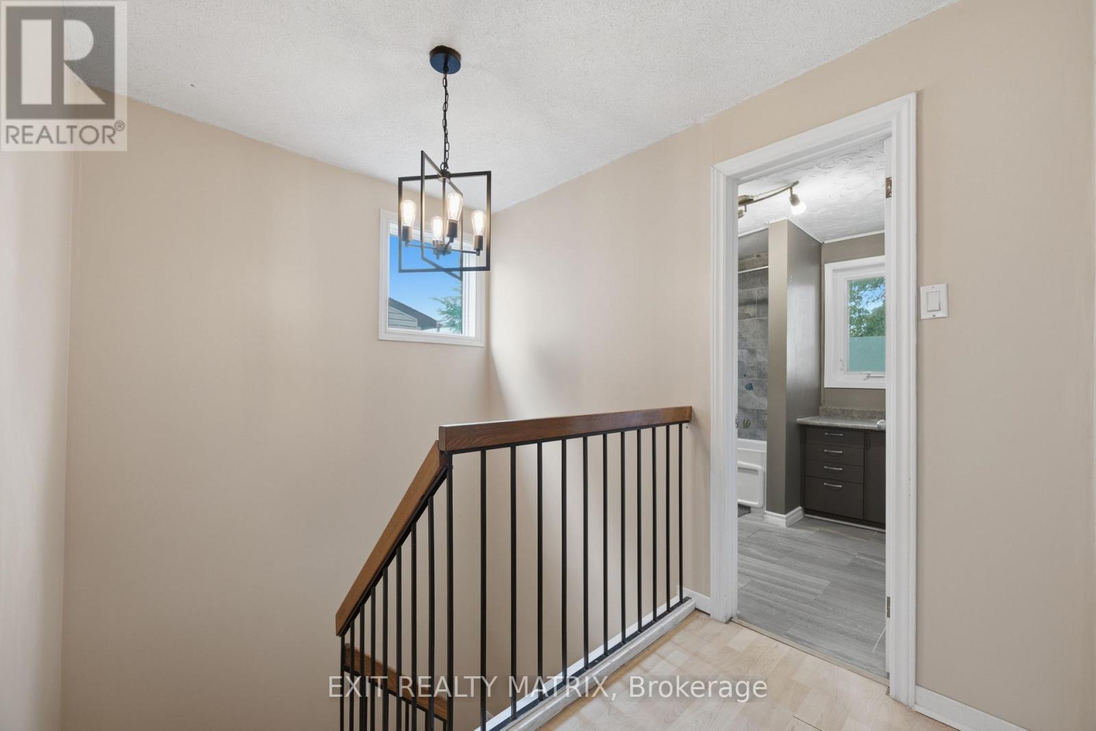 3 Bed, 3 Bath House for Sale in Ottawa – 2 VENTNOR WAY, Ottawa – MLS# X13616816 - Image 27