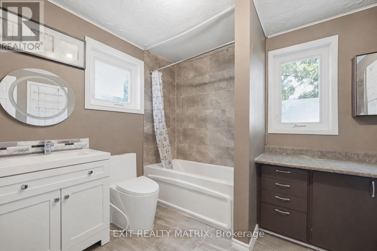 3 Bed, 3 Bath House for Sale in Ottawa – 2 VENTNOR WAY, Ottawa – MLS# X13616816 - Image 35