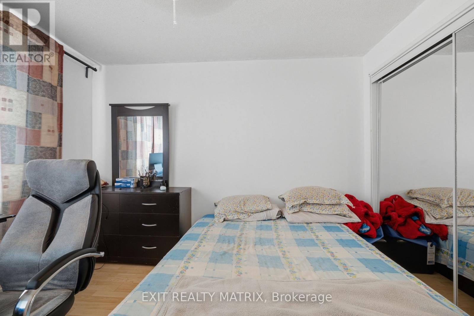 3 Bed, 3 Bath House for Sale in Ottawa – 2 VENTNOR WAY, Ottawa – MLS# X13616816 - Image 43