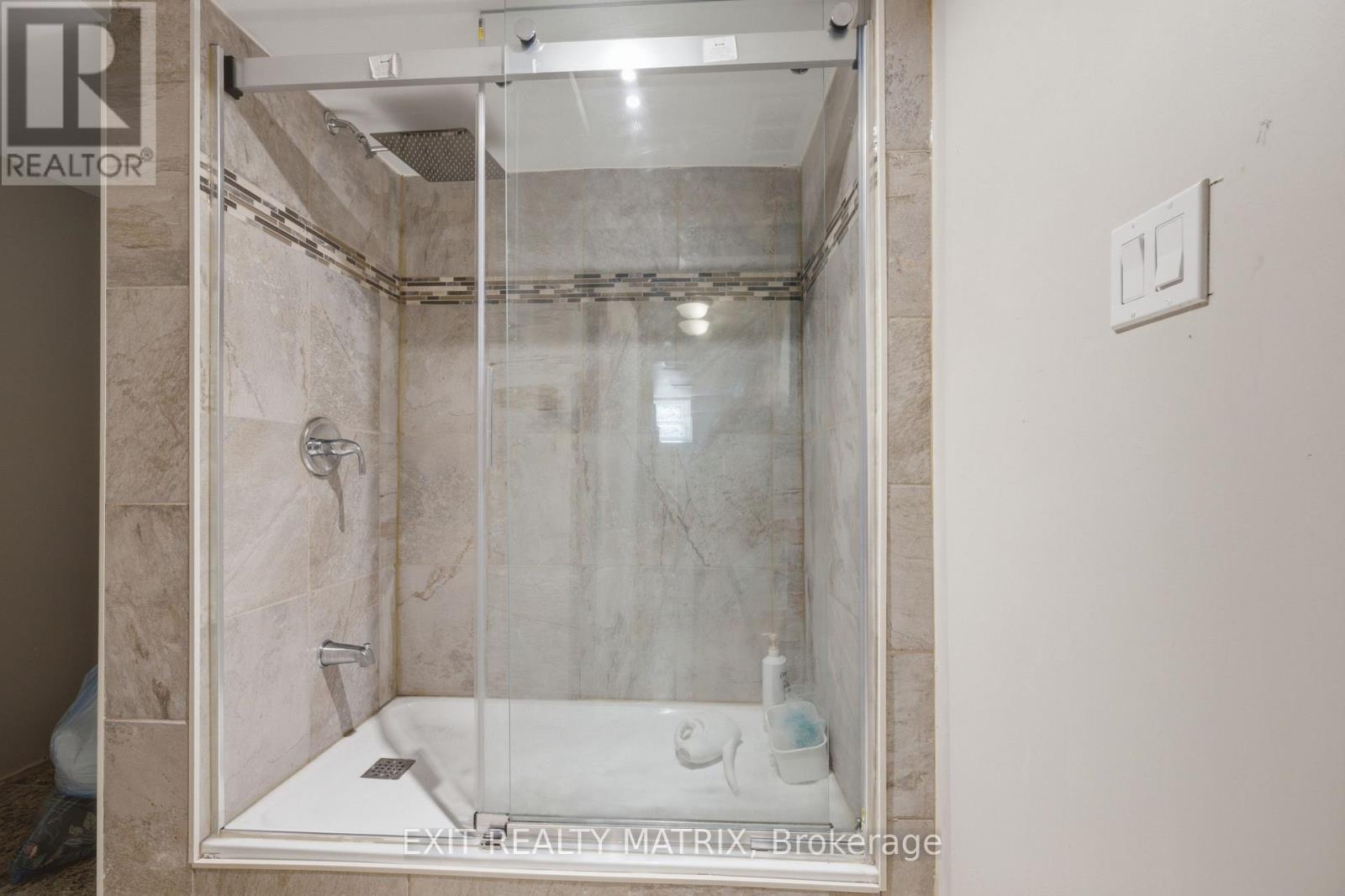 3 Bed, 3 Bath House for Sale in Ottawa – 2 VENTNOR WAY, Ottawa – MLS# X13616816 - Image 49