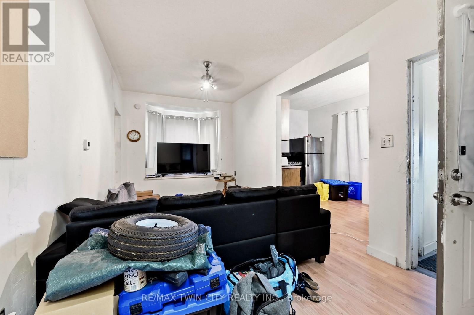 13 USHER STREET - Image 7