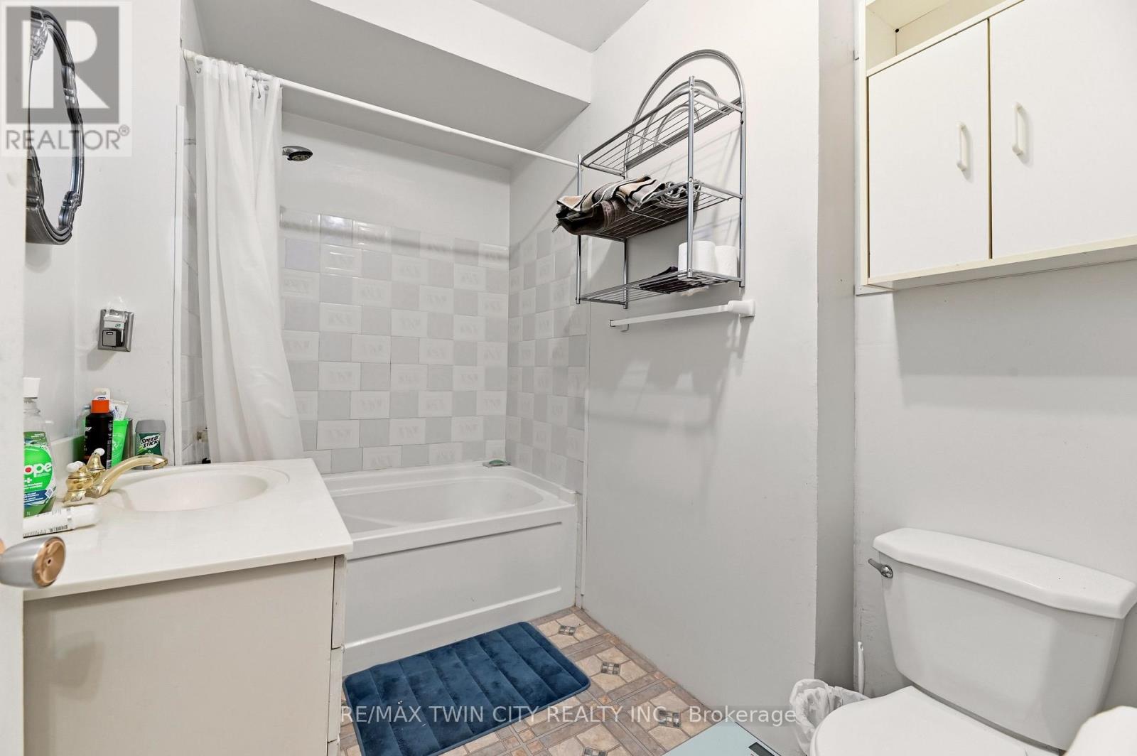 13 USHER STREET - 8