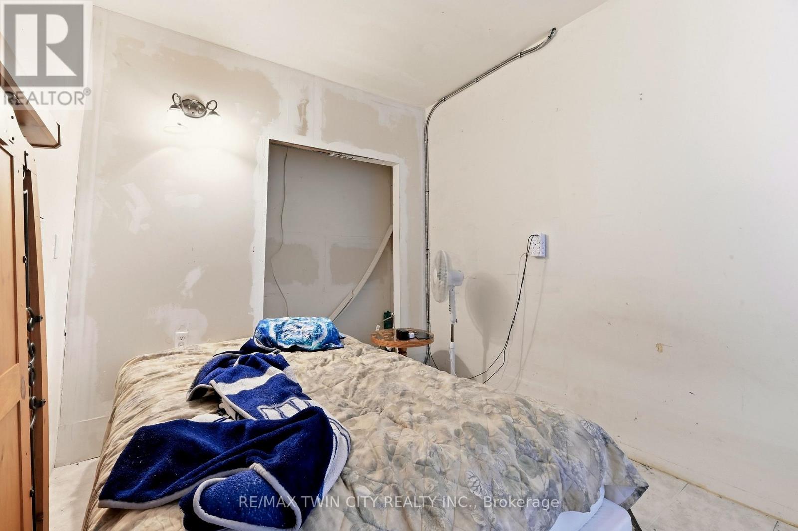 13 USHER STREET - Image 6