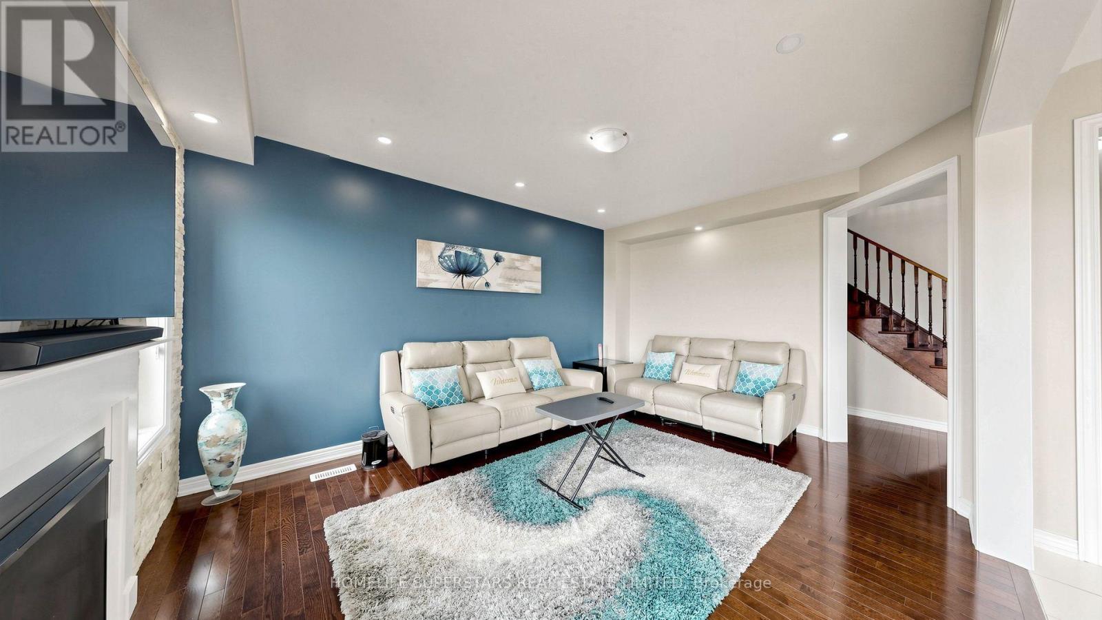 18 OCONNOR CRESCENT - 12