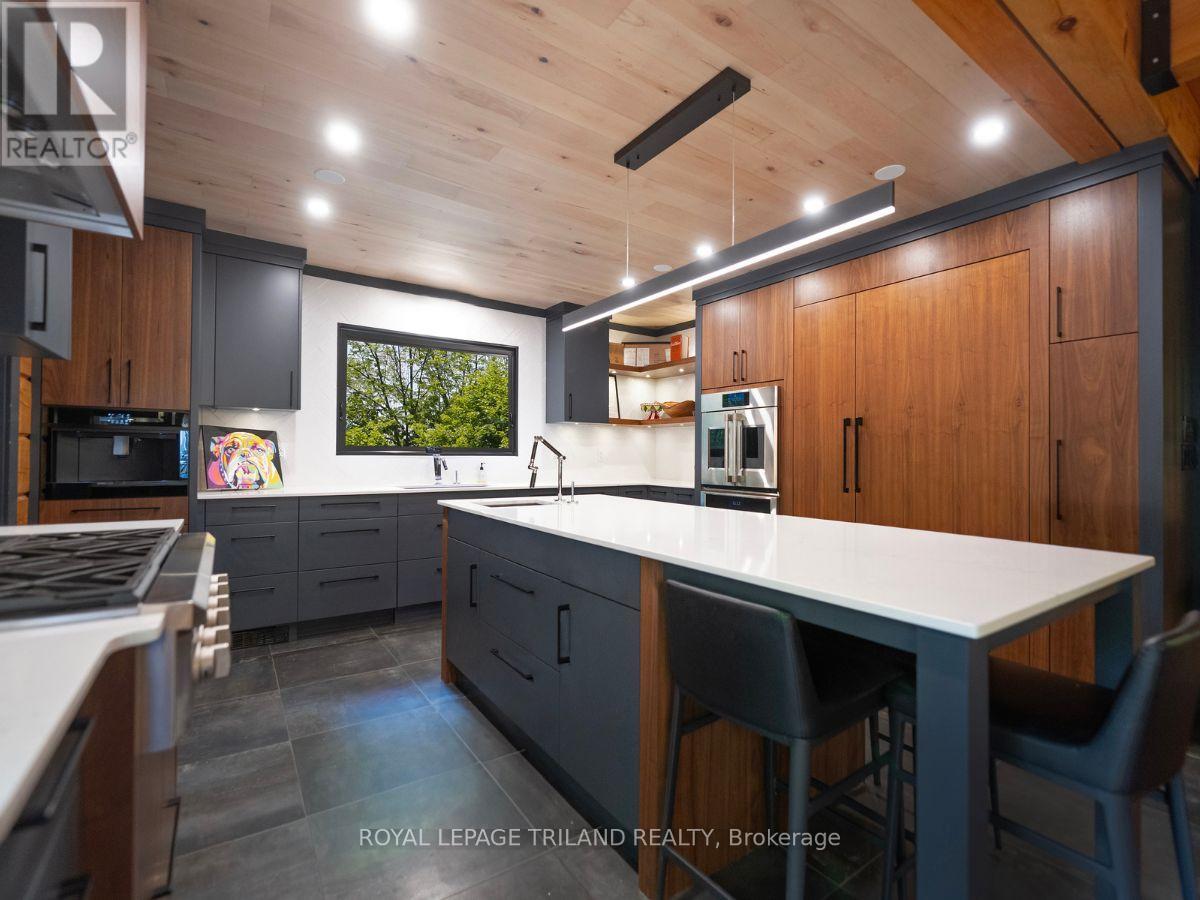 2056 MOCKINGBIRD STREET - Image 13