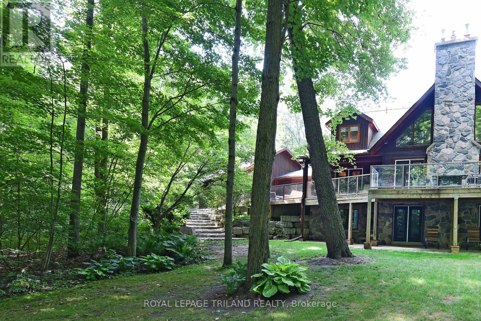 2056 MOCKINGBIRD STREET - Image 32
