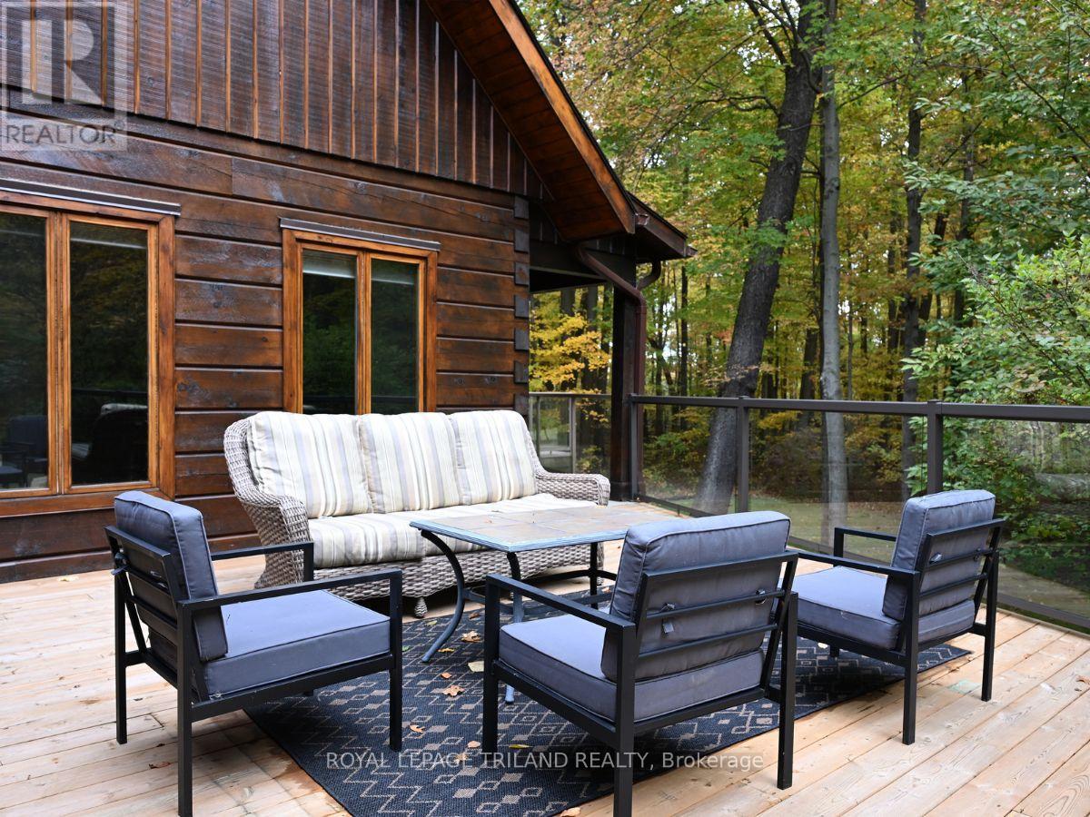 2056 MOCKINGBIRD STREET - Image 27