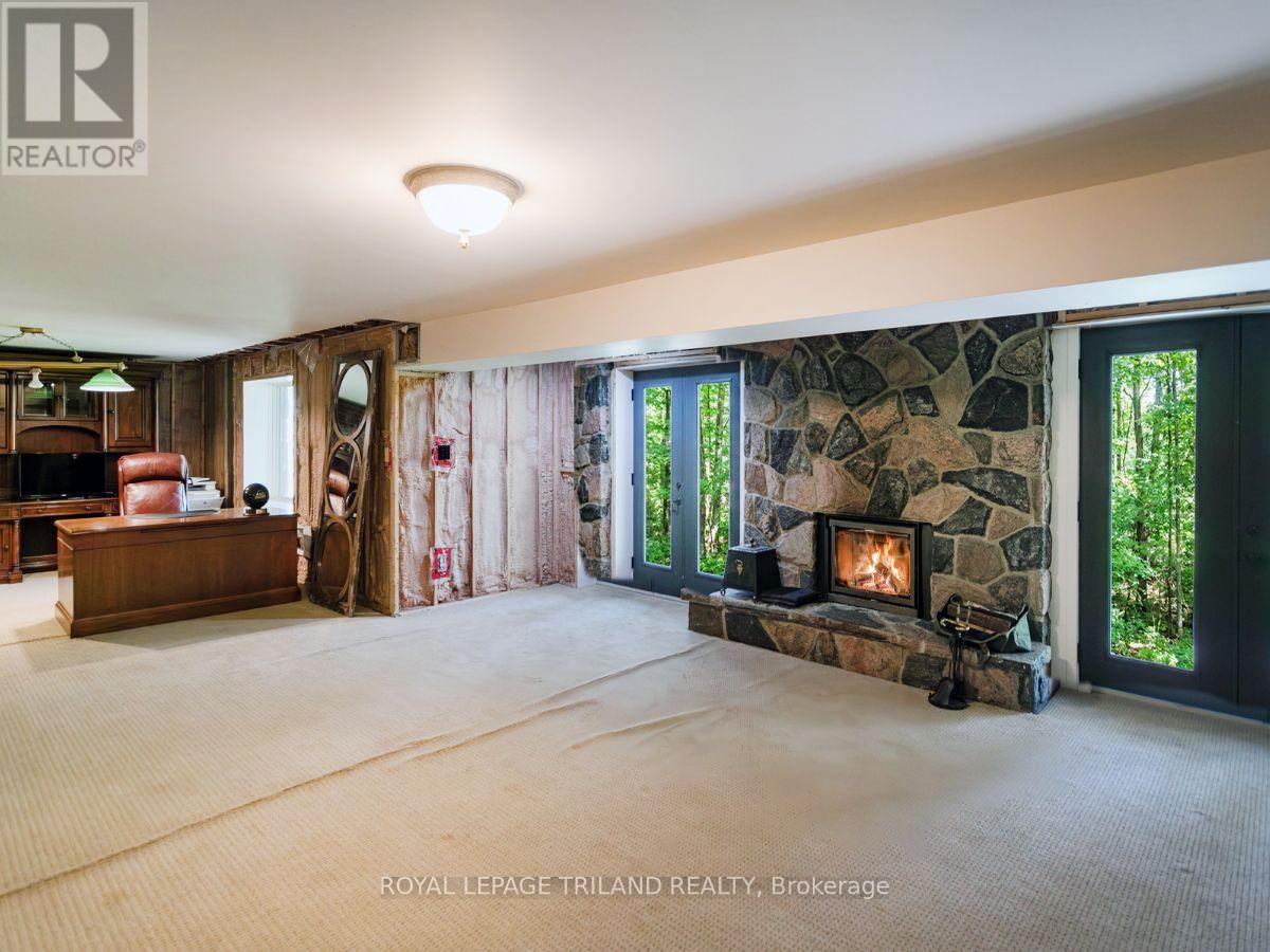 2056 MOCKINGBIRD STREET - Image 26