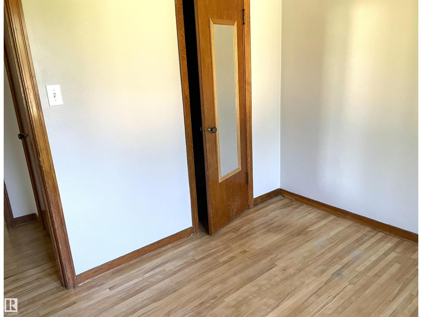 11308 73 AV NW - 15