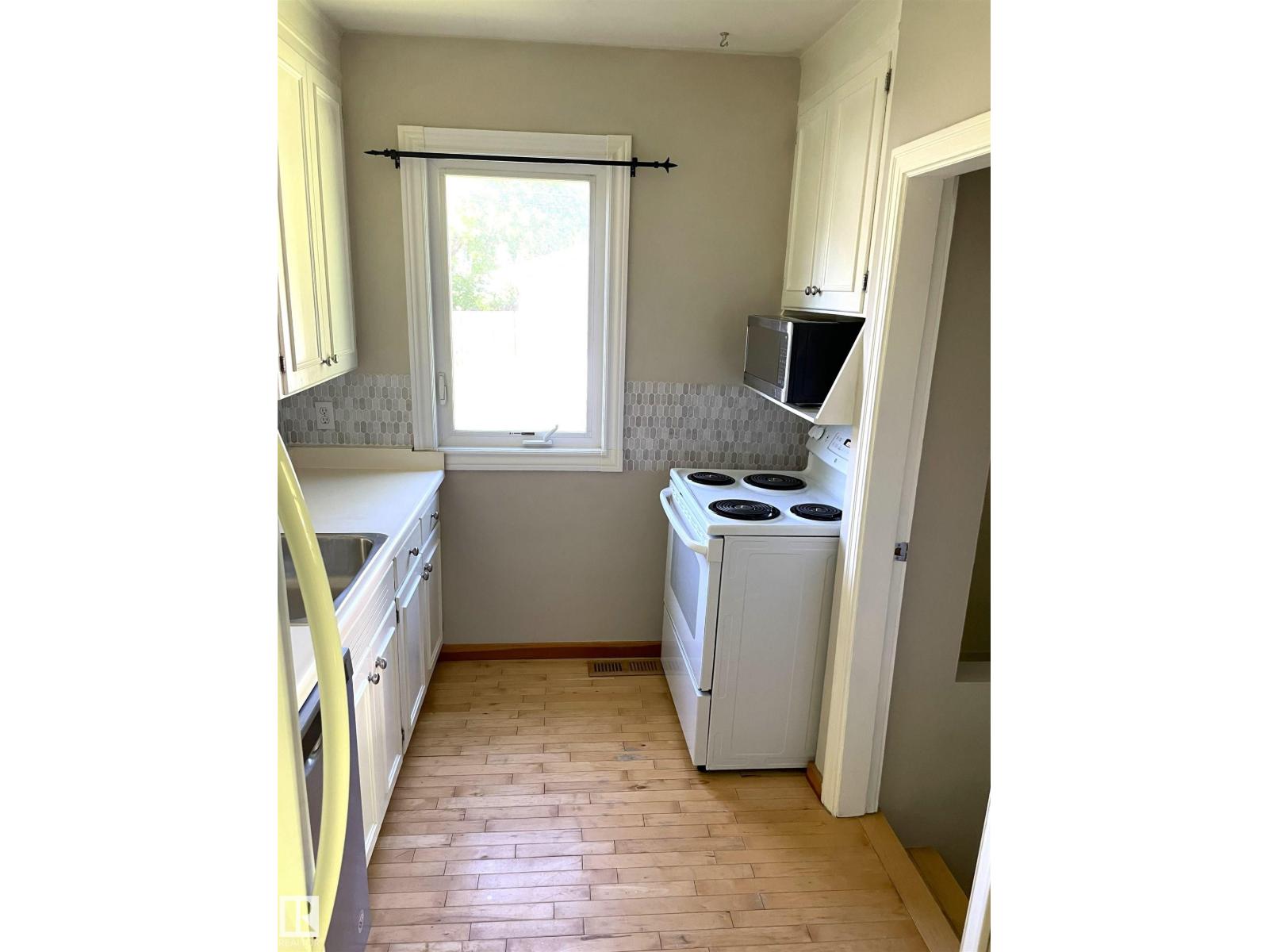 11308 73 AV NW - 4
