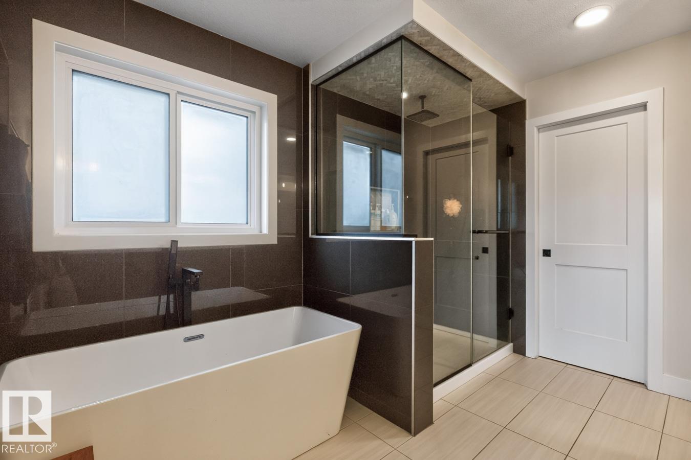 486 MCALLISTER PL - Image 29