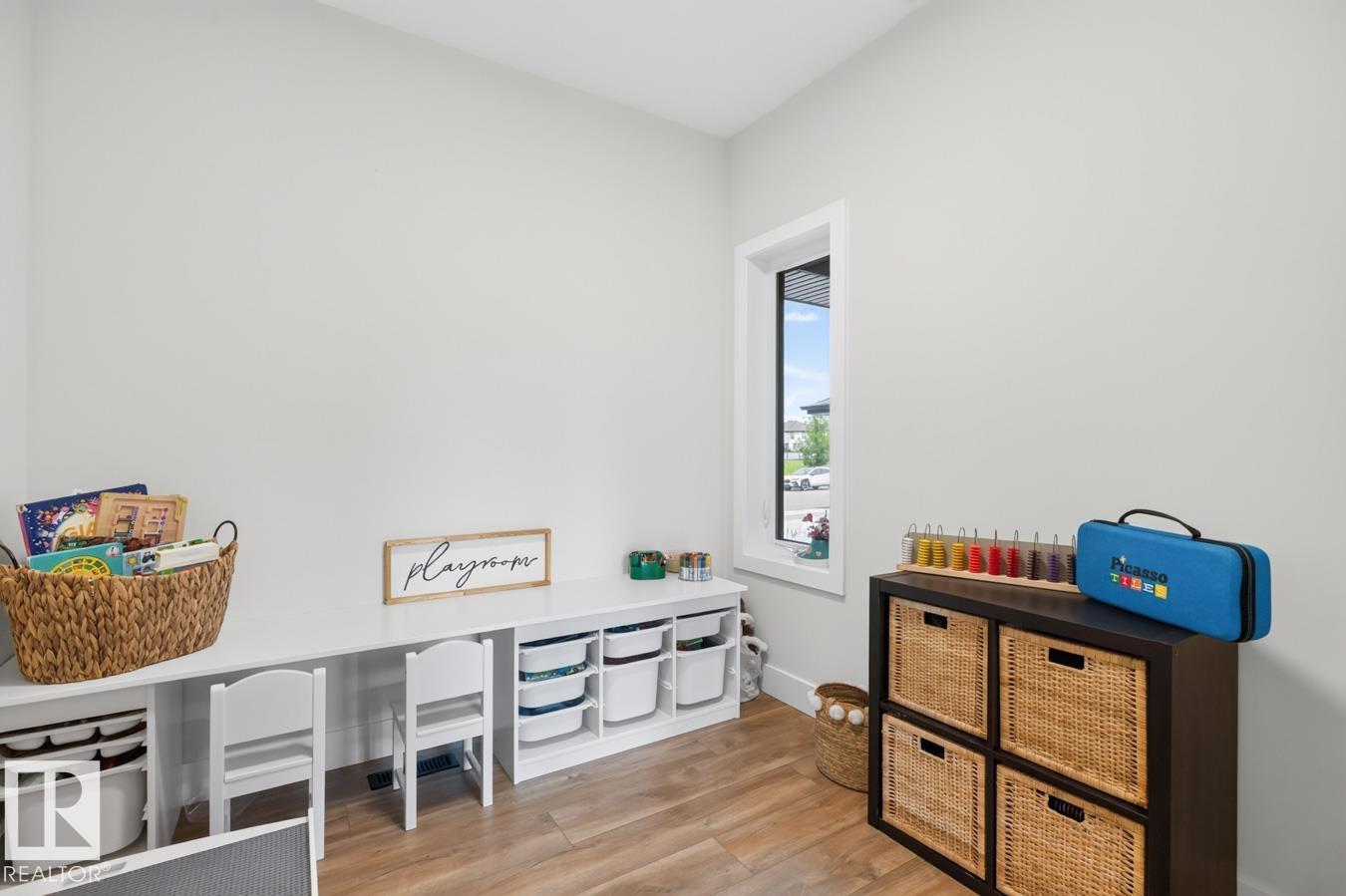 486 MCALLISTER PL - Image 19