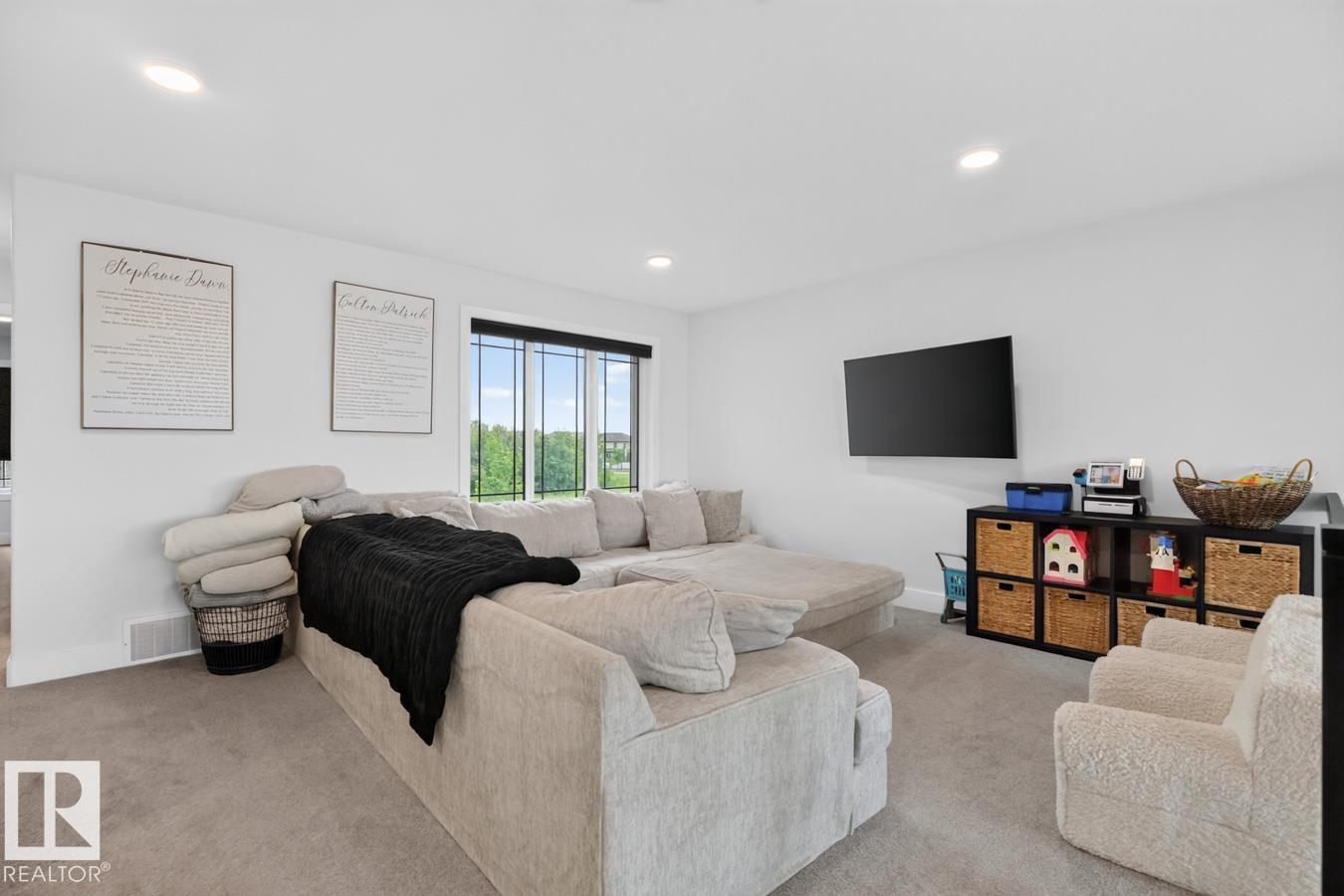 486 MCALLISTER PL - 24